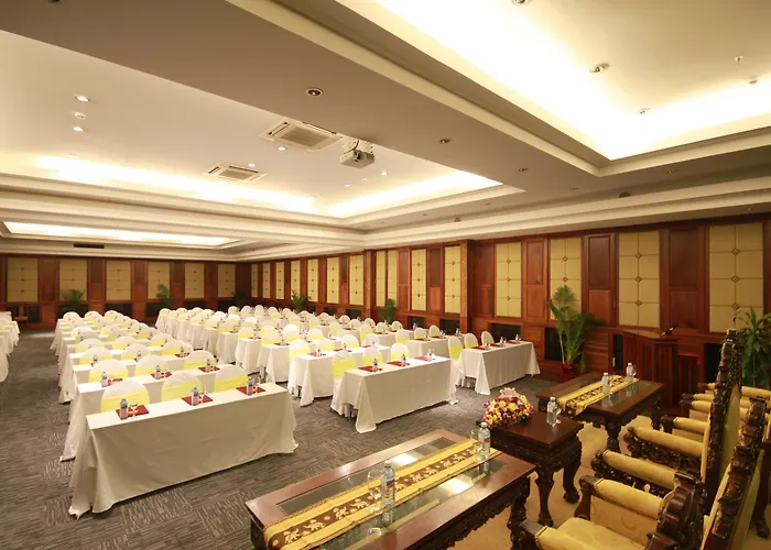 Empress Angkor & Hotel 5*