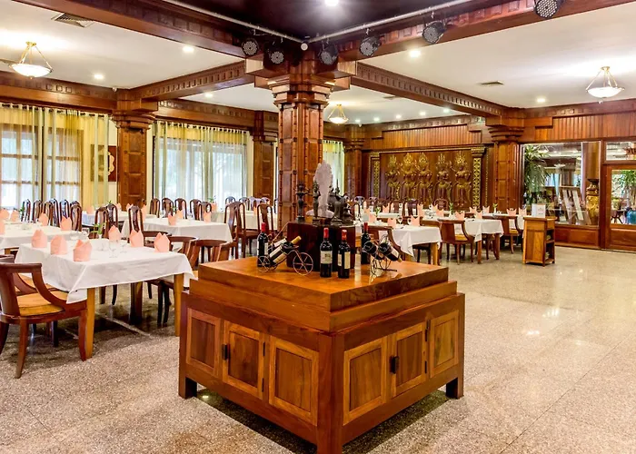Hotel Empress Angkor &
