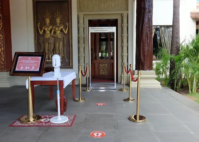 Empress Angkor & Hotel