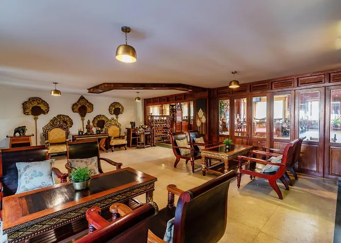 Empress Angkor & Hotel 5*